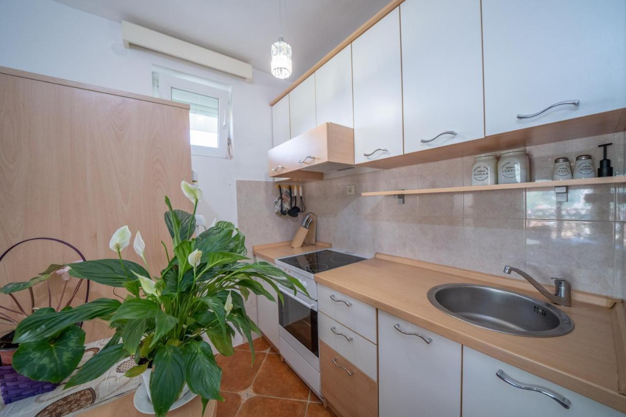Sunshine Apartment Kotor